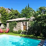 Les Châtaigniers Casa de Férias *